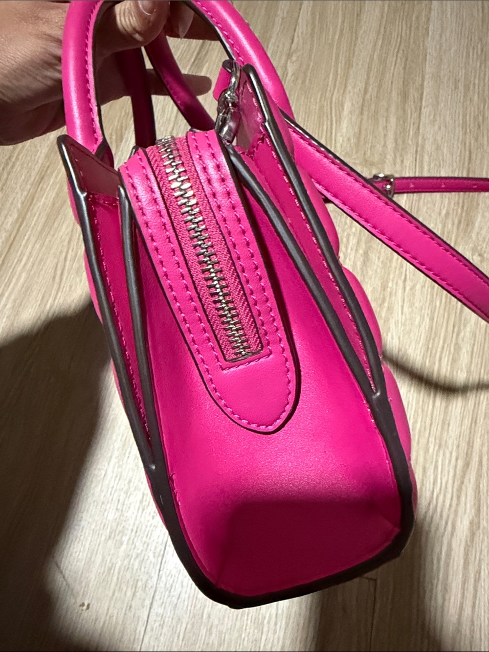 Michael Kors Sheila Dragonfruit Satchel NWT - Picture 5 of 16